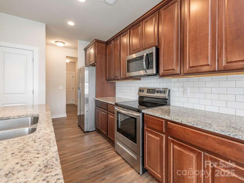 805 Old Little Rock Road, Charlotte, NC 28214.  MLS# CAR4259723, YatesRealty ID 16107. Kitchen