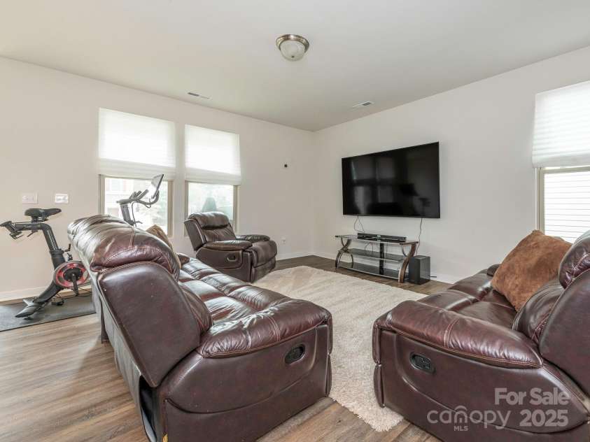 805 Old Little Rock Road, Charlotte, NC 28214.  MLS# CAR4259723, YatesRealty ID 16107. Living Room