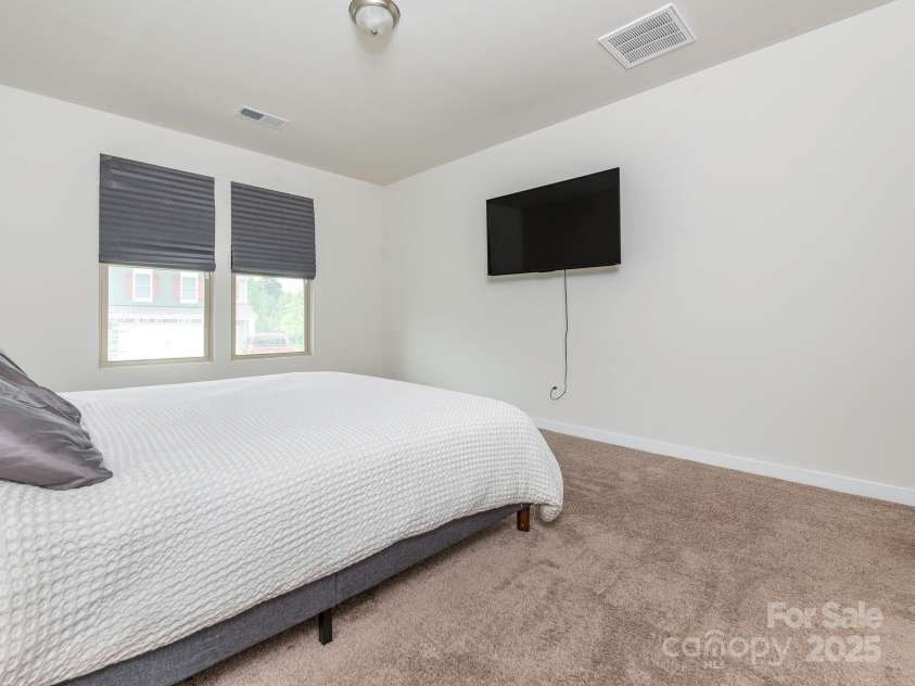 805 Old Little Rock Road, Charlotte, NC 28214.  MLS# CAR4259723, YatesRealty ID 16107. Main level primary bedroom
