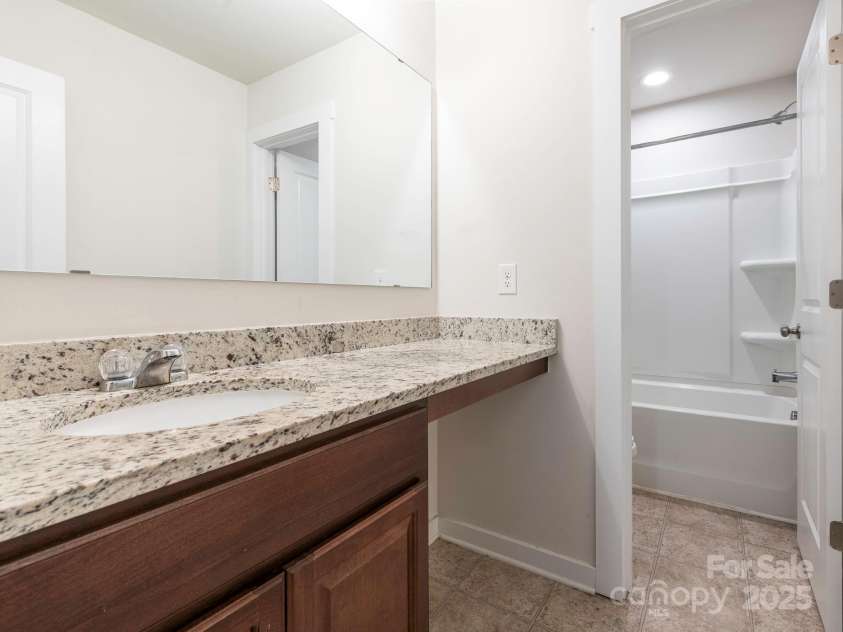 805 Old Little Rock Road, Charlotte, NC 28214.  MLS# CAR4259723, YatesRealty ID 16107. Upstairs bathroom 3