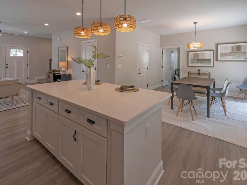 7813 Benning Street, Charlotte, NC 28216.  MLS# CAR4361877, YatesRealty ID 16109. 