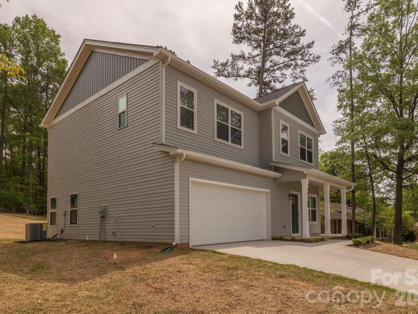 7813 Benning Street, Charlotte, NC 28216.  MLS# CAR4361877, YatesRealty ID 16109. 