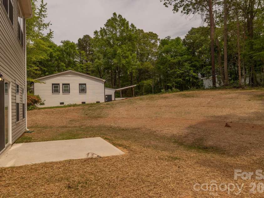 7813 Benning Street, Charlotte, NC 28216.  MLS# CAR4361877, YatesRealty ID 16109. 