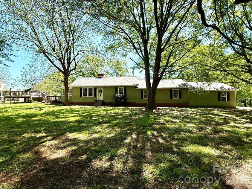 8601 Ansonville Polkton Road, Polkton, NC 28135.  MLS# CAR4244538, YatesRealty ID 16112. 