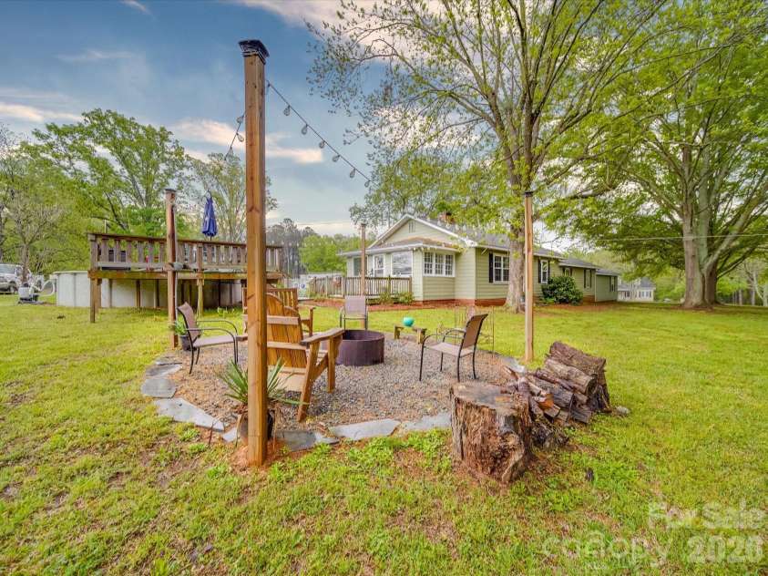 8601 Ansonville Polkton Road, Polkton, NC 28135.  MLS# CAR4244538, YatesRealty ID 16112. 