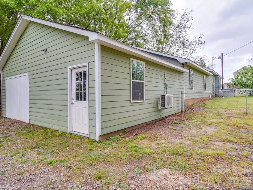 8601 Ansonville Polkton Road, Polkton, NC 28135.  MLS# CAR4244538, YatesRealty ID 16112. 