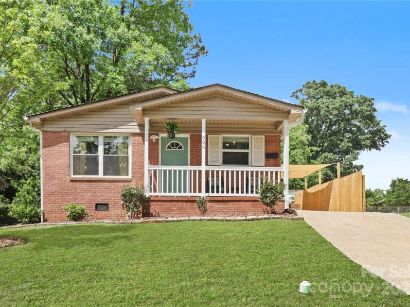 906 Eastwood Drive, Rock Hill, SC 29730.  MLS# CAR4257981, YatesRealty ID 16113. Welcome Home