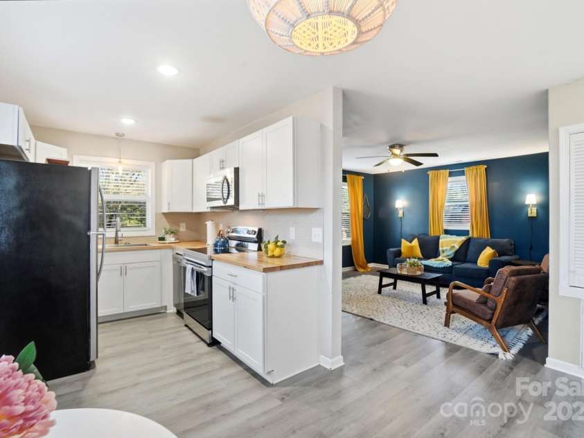 906 Eastwood Drive, Rock Hill, SC 29730.  MLS# CAR4333125, YatesRealty ID 16113. 