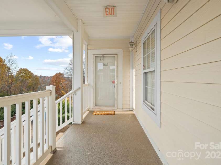 8931 Meadow Vista Road, Charlotte, NC 28213.  MLS# CAR4203743, YatesRealty ID 16114. 