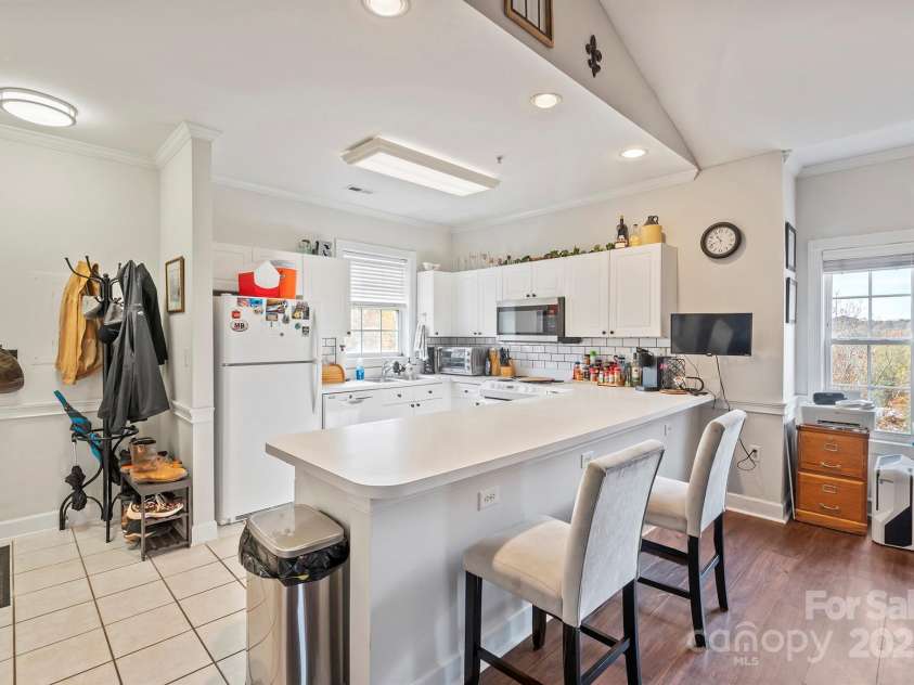 8931 Meadow Vista Road, Charlotte, NC 28213.  MLS# CAR4203743, YatesRealty ID 16114. 