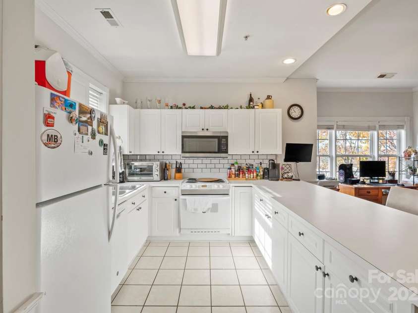 8931 Meadow Vista Road, Charlotte, NC 28213.  MLS# CAR4203743, YatesRealty ID 16114. 