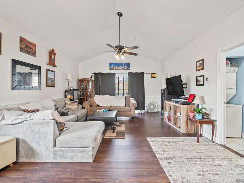 8931 Meadow Vista Road, Charlotte, NC 28213.  MLS# CAR4203743, YatesRealty ID 16114. 