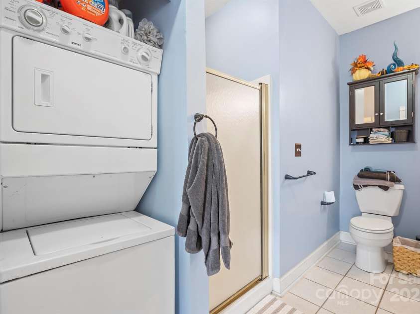 8931 Meadow Vista Road, Charlotte, NC 28213.  MLS# CAR4203743, YatesRealty ID 16114. 