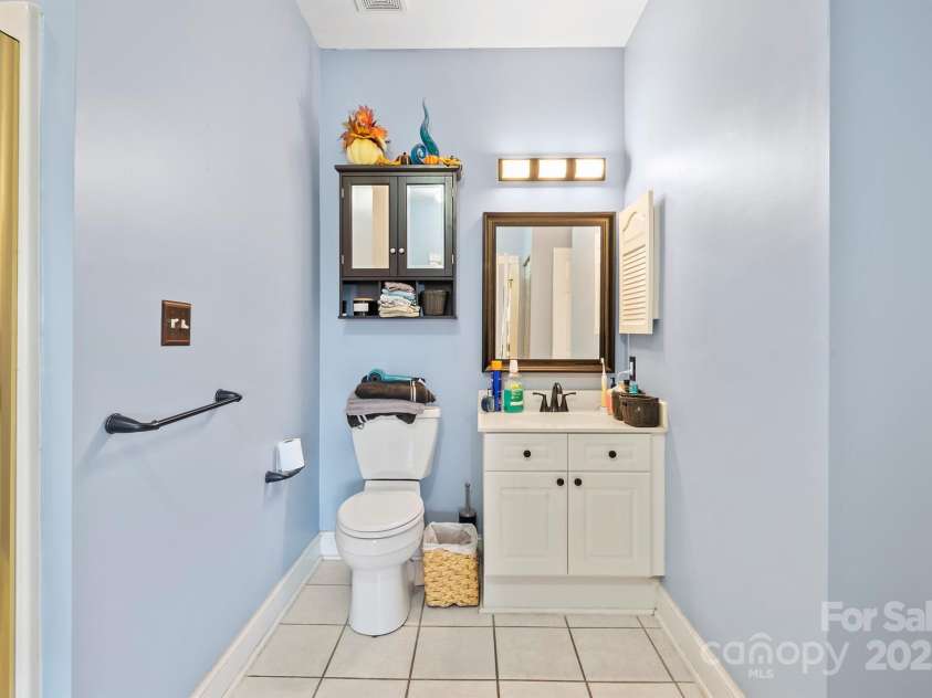 8931 Meadow Vista Road, Charlotte, NC 28213.  MLS# CAR4203743, YatesRealty ID 16114. 