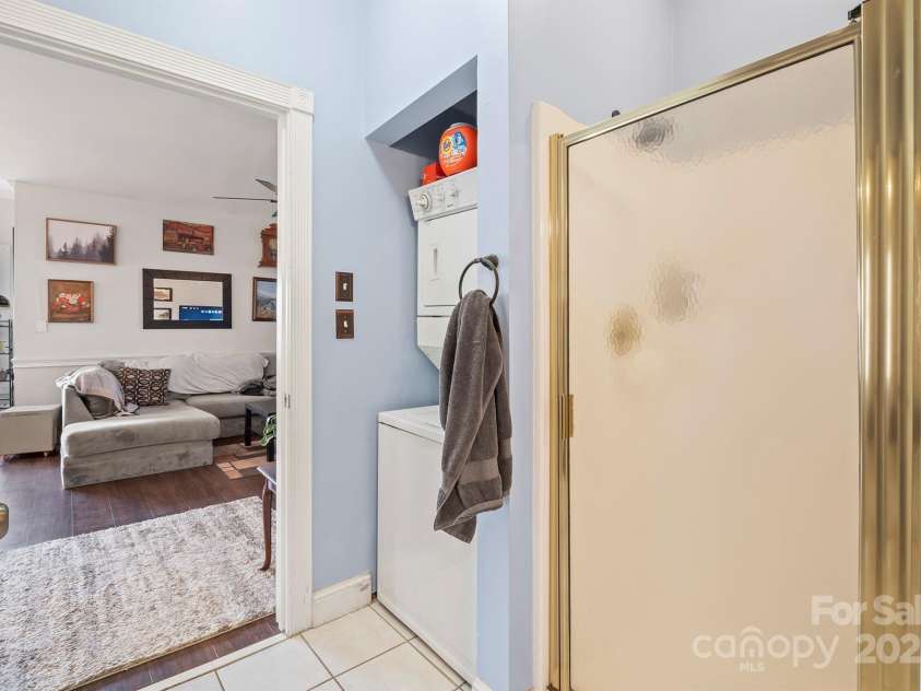 8931 Meadow Vista Road, Charlotte, NC 28213.  MLS# CAR4203743, YatesRealty ID 16114. 