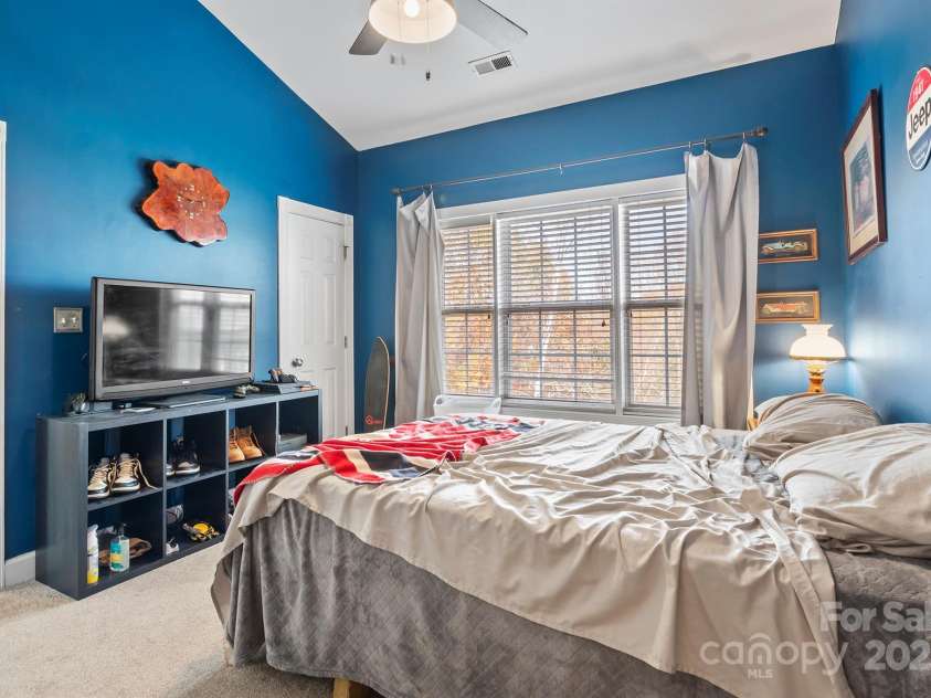 8931 Meadow Vista Road, Charlotte, NC 28213.  MLS# CAR4203743, YatesRealty ID 16114. 