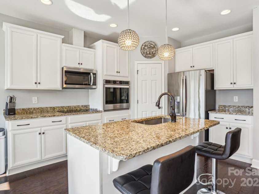 21610 Rio Oro Drive, Cornelius, NC 28031.  MLS# CAR4258966, YatesRealty ID 16116. 