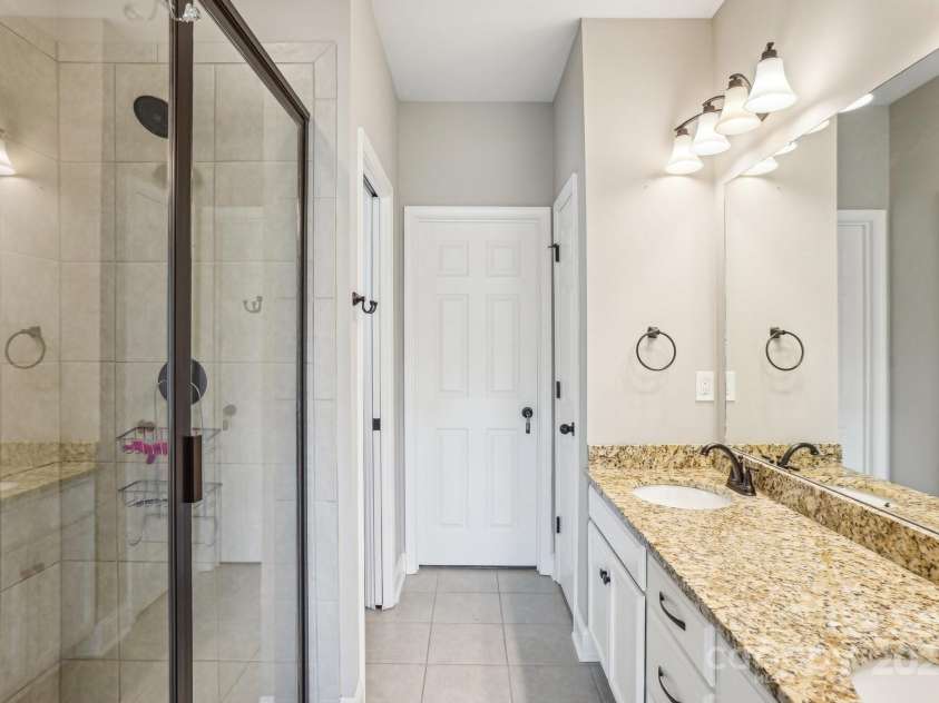 21610 Rio Oro Drive, Cornelius, NC 28031.  MLS# CAR4258966, YatesRealty ID 16116. 