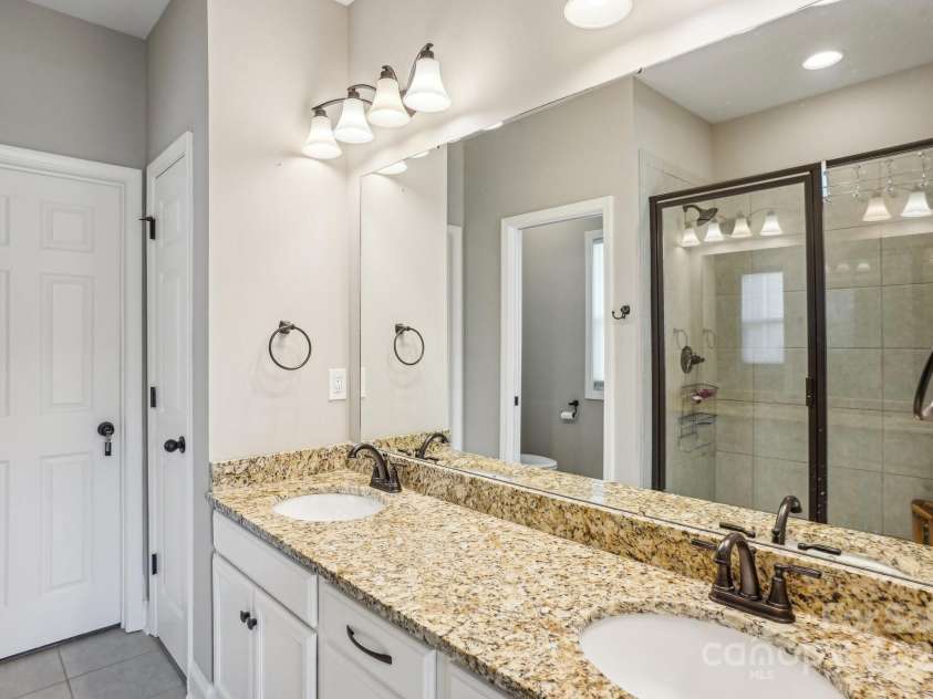 21610 Rio Oro Drive, Cornelius, NC 28031.  MLS# CAR4258966, YatesRealty ID 16116. 