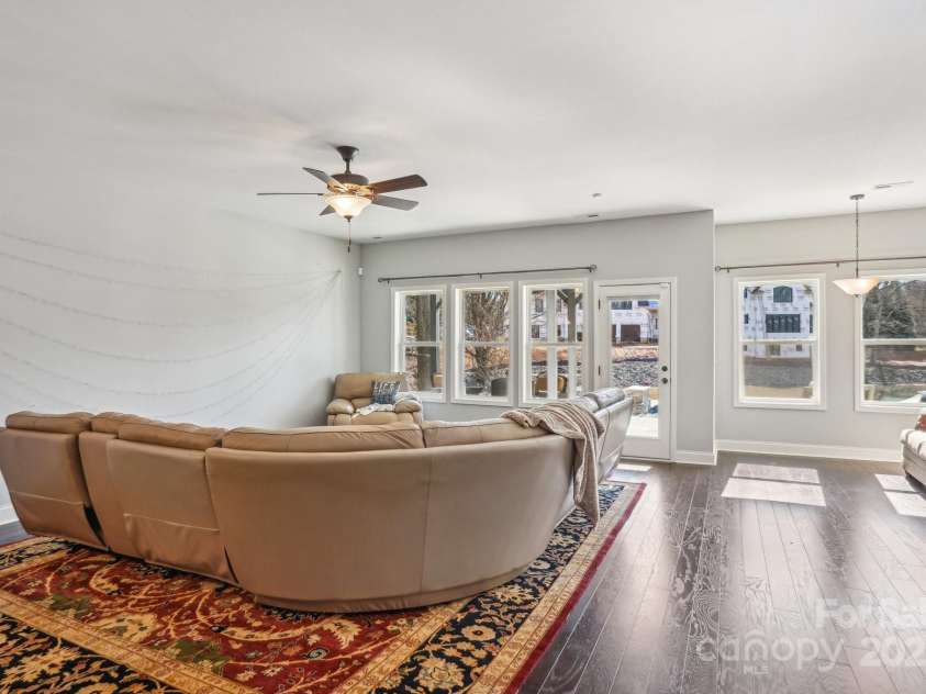 21610 Rio Oro Drive, Cornelius, NC 28031.  MLS# CAR4258966, YatesRealty ID 16116. 