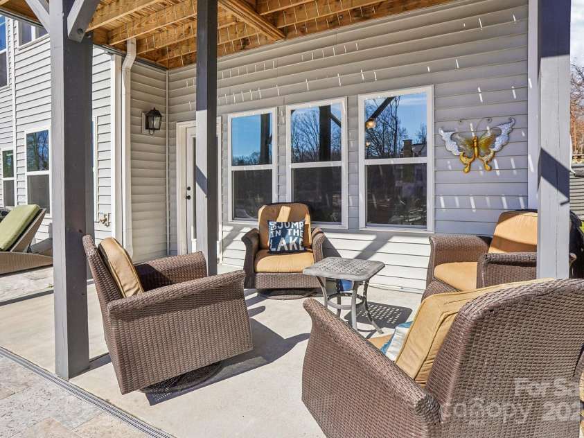 21610 Rio Oro Drive, Cornelius, NC 28031.  MLS# CAR4258966, YatesRealty ID 16116. 