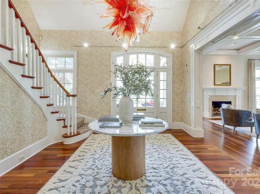 1333 Carlton Avenue, Charlotte, NC 28203.  MLS# CAR4211721, YatesRealty ID 16118. 