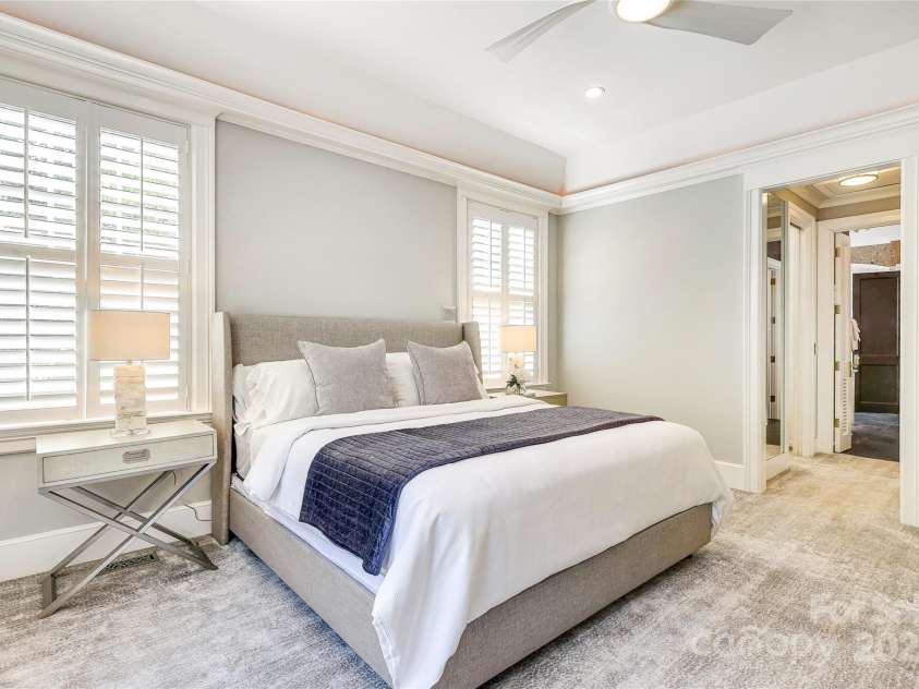 1333 Carlton Avenue, Charlotte, NC 28203.  MLS# CAR4211721, YatesRealty ID 16118. 