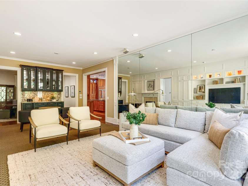 1333 Carlton Avenue, Charlotte, NC 28203.  MLS# CAR4211721, YatesRealty ID 16118. Family Room