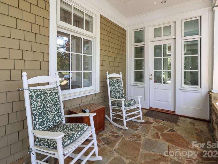 1333 Carlton Avenue, Charlotte, NC 28203.  MLS# CAR4211721, YatesRealty ID 16118. Front porch w/separate entrance to office/sunroom