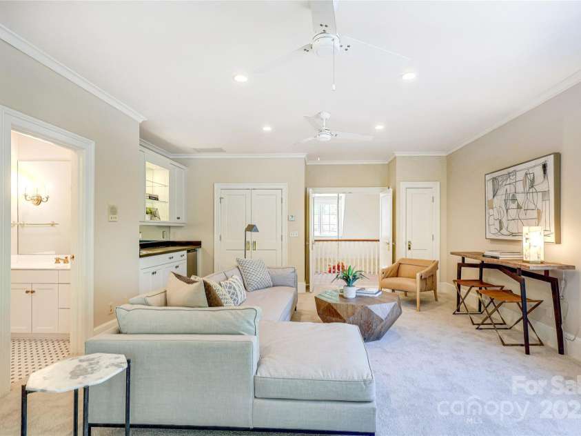 1333 Carlton Avenue, Charlotte, NC 28203.  MLS# CAR4211721, YatesRealty ID 16118. Upstairs Bonus Room w/entrance to shared Full Bathroom