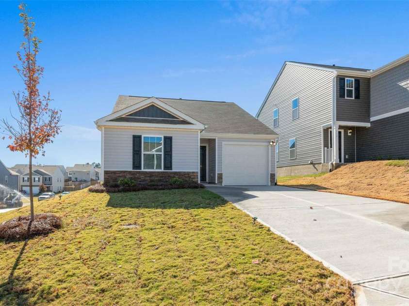 4677 Fanning Road, Hickory, NC 28602.  MLS# CAR4264668, YatesRealty ID 16119. 