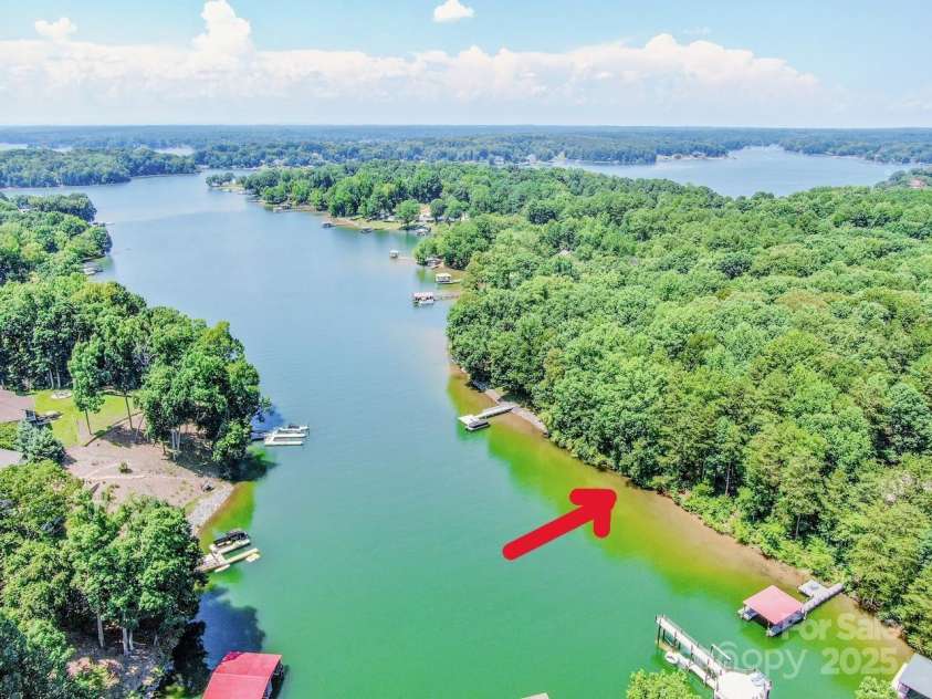 127 Melrose Lane, Mooresville, NC 28117.  MLS# CAR4288916, YatesRealty ID 1612. 