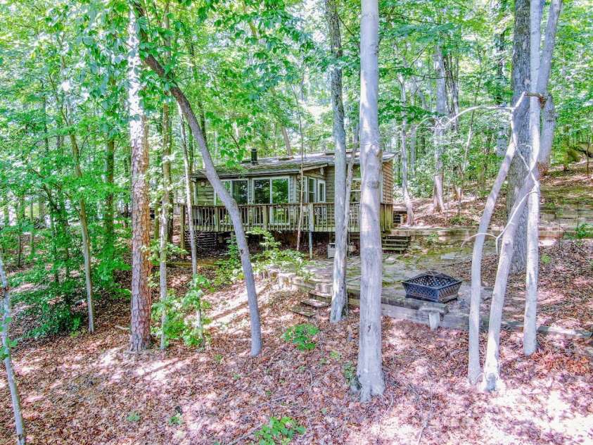 127 Melrose Lane, Mooresville, NC 28117.  MLS# CAR4288916, YatesRealty ID 1612. 