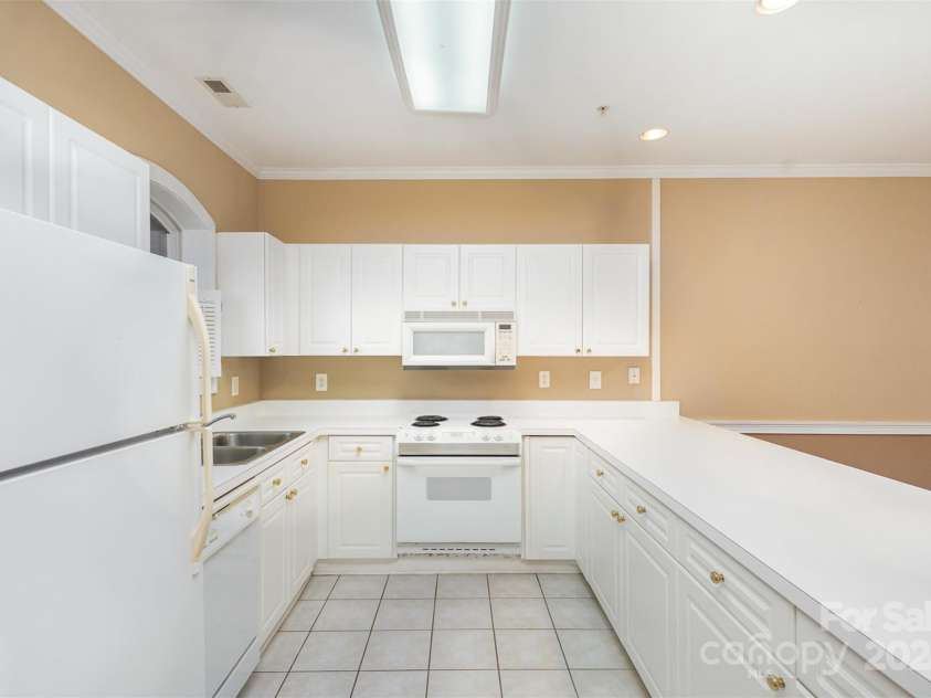 9315 Meadow Vista Road, Charlotte, NC 28213.  MLS# CAR4206796, YatesRealty ID 1612. 