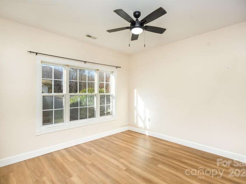 9315 Meadow Vista Road, Charlotte, NC 28213.  MLS# CAR4206796, YatesRealty ID 1612. 