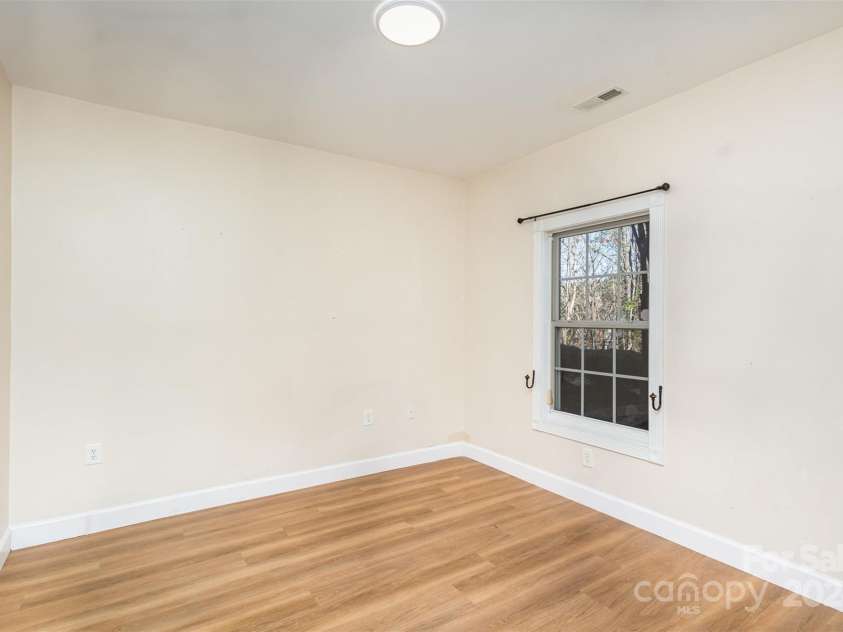 9315 Meadow Vista Road, Charlotte, NC 28213.  MLS# CAR4206796, YatesRealty ID 1612. 