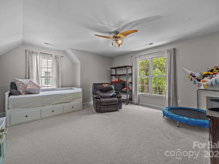 16028 Cranleigh Drive, Huntersville, NC 28078.  MLS# CAR4260907, YatesRealty ID 16120. 