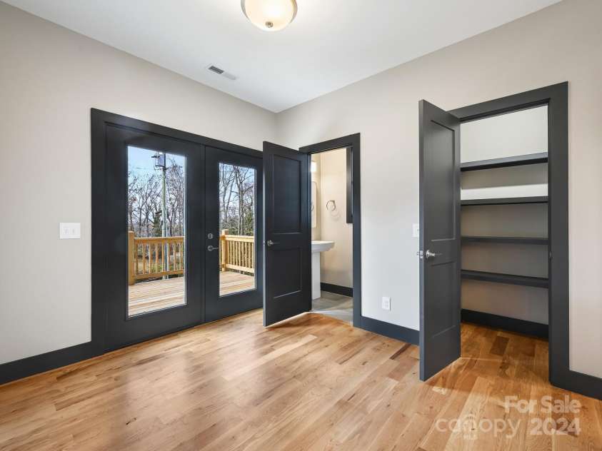 52 Fox Drive, Asheville, NC 28803.  MLS# CAR4201409, YatesRealty ID 16120. Large Kitchen Pantry