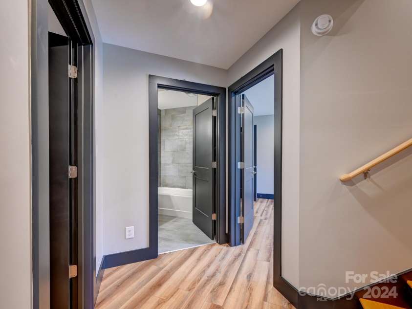 52 Fox Drive, Asheville, NC 28803.  MLS# CAR4201409, YatesRealty ID 16120. Neutral Colors throughout