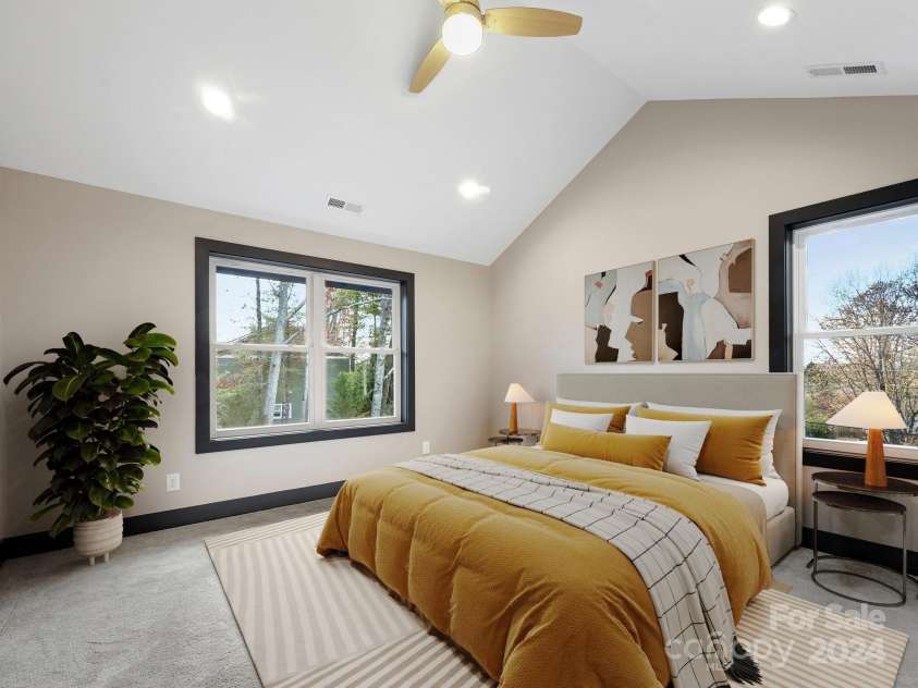 52 Fox Drive, Asheville, NC 28803.  MLS# CAR4201409, YatesRealty ID 16120. Spacious Primary Bedroom on Level 2