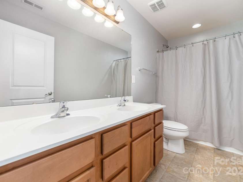 2677 Kinsley Avenue, Concord, NC 28027.  MLS# CAR4312032, YatesRealty ID 16121. Upstairs hall bath 