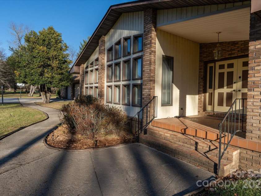 481 Kelly Lane, Pisgah Forest, NC 28768.  MLS# CAR4208992, YatesRealty ID 16121. 