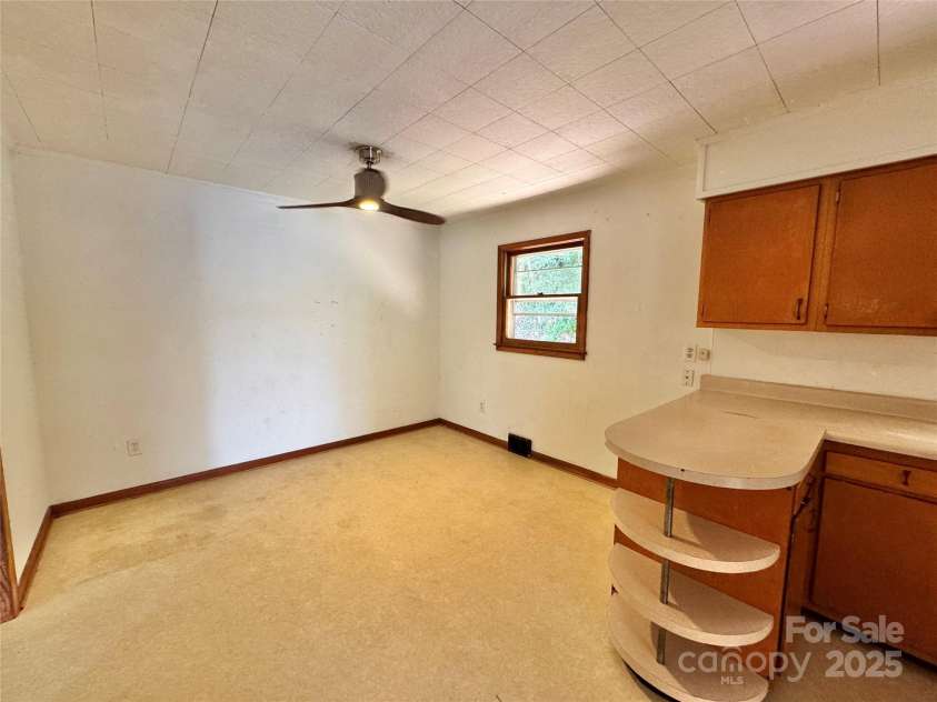 158 Morning Drive, Waynesville, NC 28786.  MLS# CAR4307923, YatesRealty ID 16122. Dining Area