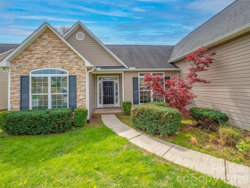 33 Hiawassee Road, Fletcher, NC 28732.  MLS# CAR4369400, YatesRealty ID 16122. 