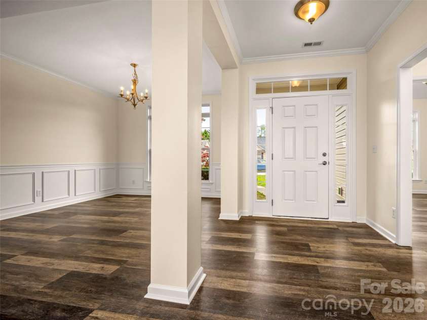 33 Hiawassee Road, Fletcher, NC 28732.  MLS# CAR4369400, YatesRealty ID 16122. 