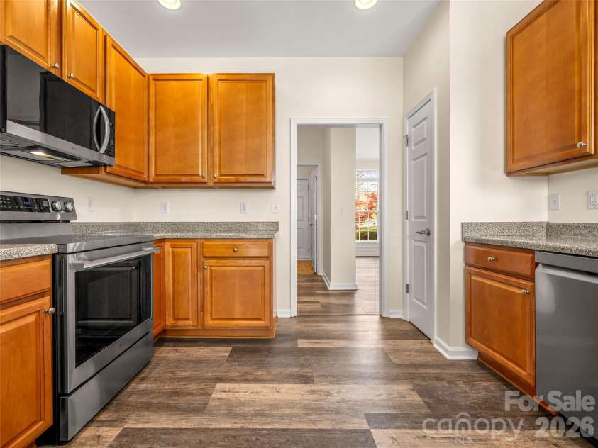33 Hiawassee Road, Fletcher, NC 28732.  MLS# CAR4369400, YatesRealty ID 16122. 