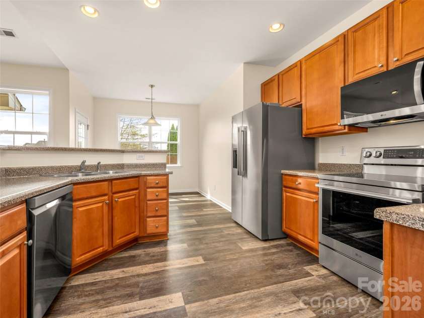 33 Hiawassee Road, Fletcher, NC 28732.  MLS# CAR4369400, YatesRealty ID 16122. 