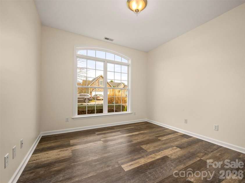 33 Hiawassee Road, Fletcher, NC 28732.  MLS# CAR4369400, YatesRealty ID 16122. 