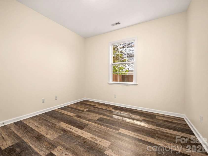 33 Hiawassee Road, Fletcher, NC 28732.  MLS# CAR4369400, YatesRealty ID 16122. 