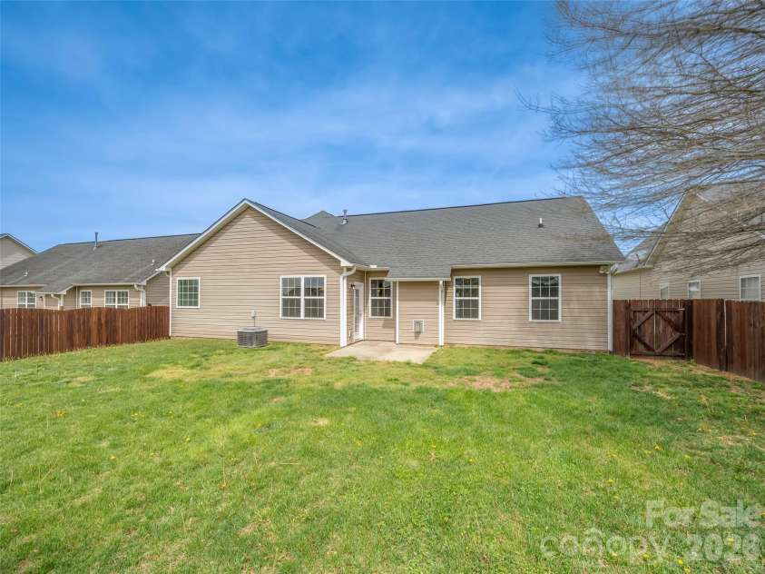 33 Hiawassee Road, Fletcher, NC 28732.  MLS# CAR4369400, YatesRealty ID 16122. 
